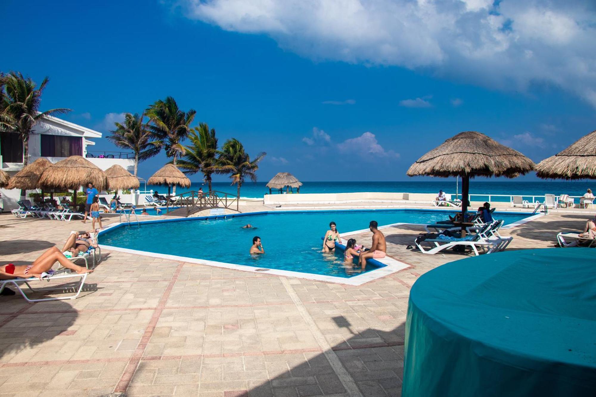 Beachfront Apartments Κανκούν Εξωτερικό φωτογραφία